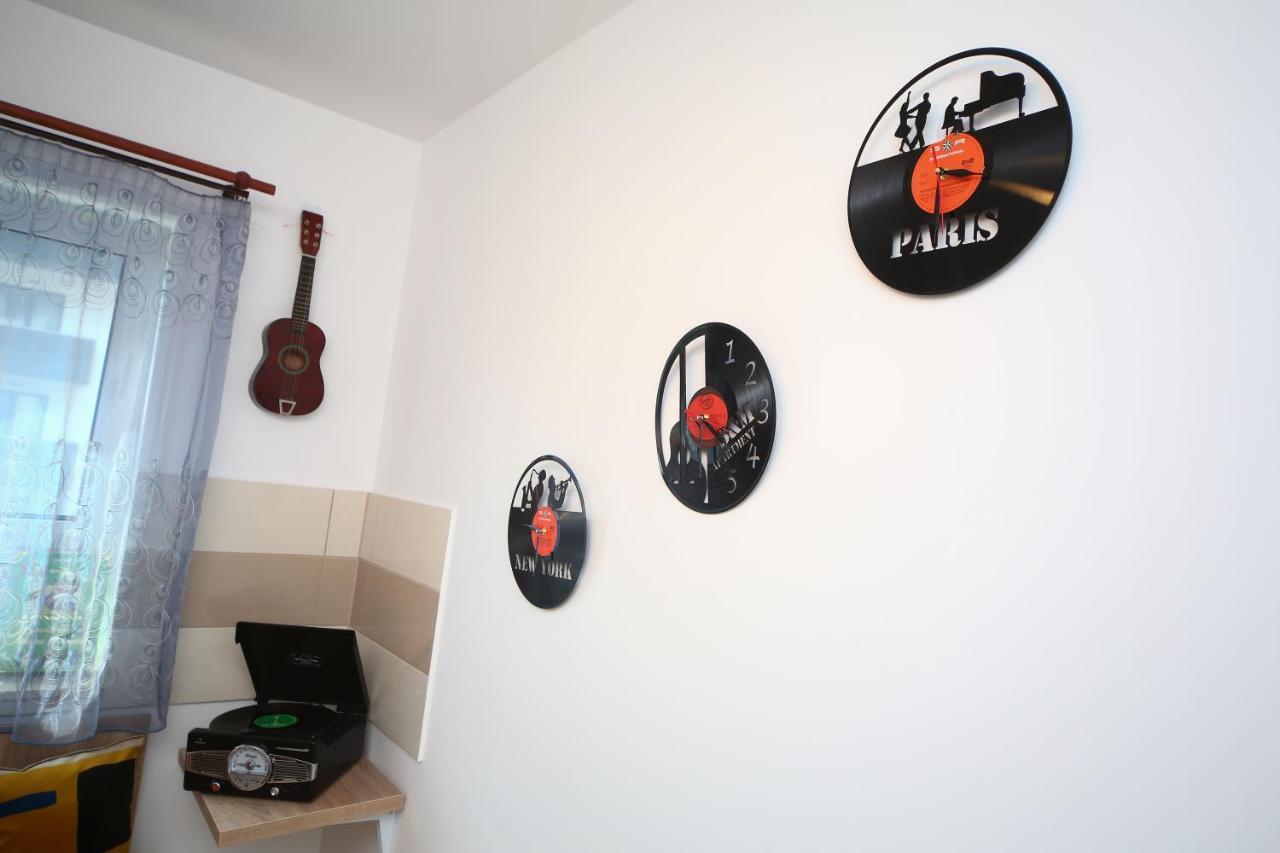 B&M Apartment Brasov Ngoại thất bức ảnh